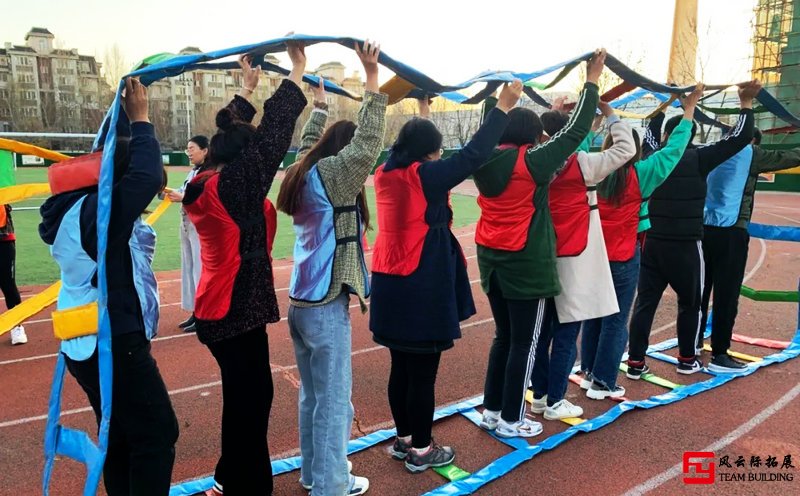 户外活动游戏小学_小学生户外集体活动趣味游戏_小学户外集体游戏大全