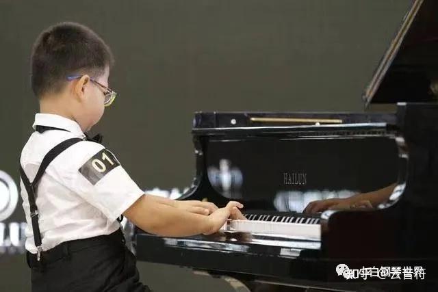 双手配合小游戏_幼儿双手配合游戏_左右手配合的小游戏